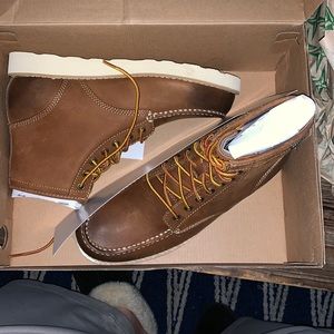 NWT Eastland Lumber Up lace up boot.